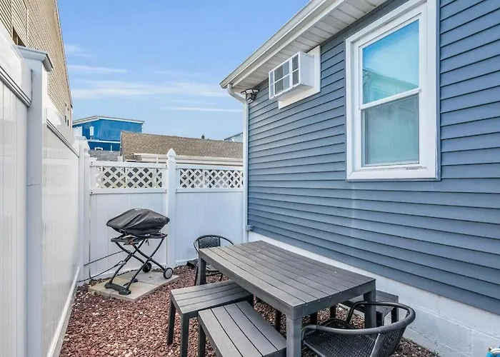 Seaside Cottage: A \'Myshorecottage\' Property