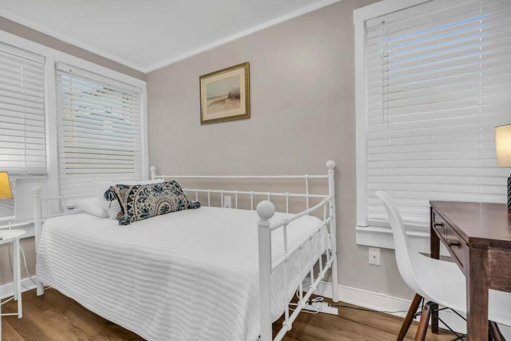 Apartment Seaside Cottage: A 'myshorecottage' *